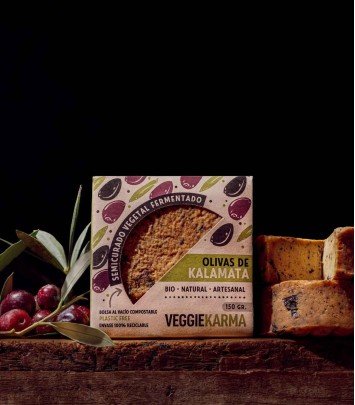 Queso vegano Veggie Karma Semicurado con Olivas de Kalamata 150g